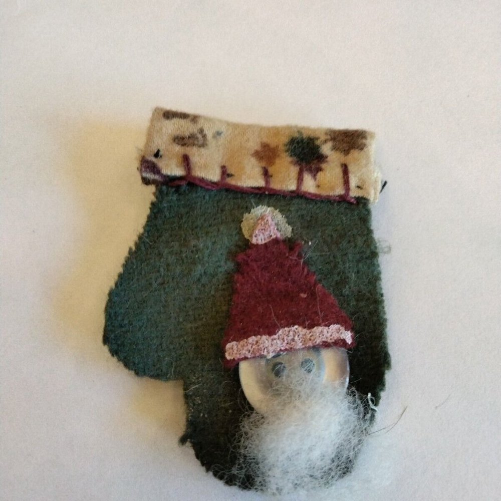 Vintage mitten Santa Clause Pin Christmas handcrafted